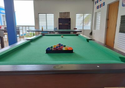Stuning Ocean view blue house 5BR-4BTH -Pool table & Ping Pong / $425 night (max 16pp)